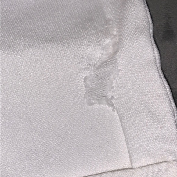Hollister White Shorts low rise midi 9 29 NWT - Picture 3 of 3